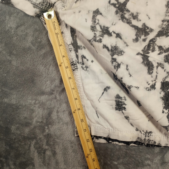 ROCK REVIVAL Algodon Straight Shorts  Mens Size 34 Gray & White  Acid Wash - Picture 13 of 14